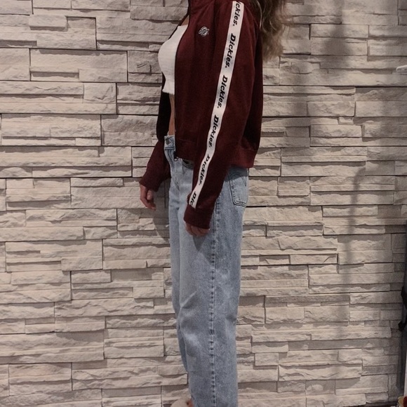 Dickie’s Cropped Burgundy Zip-Up Sweater - Picture 2 of 2